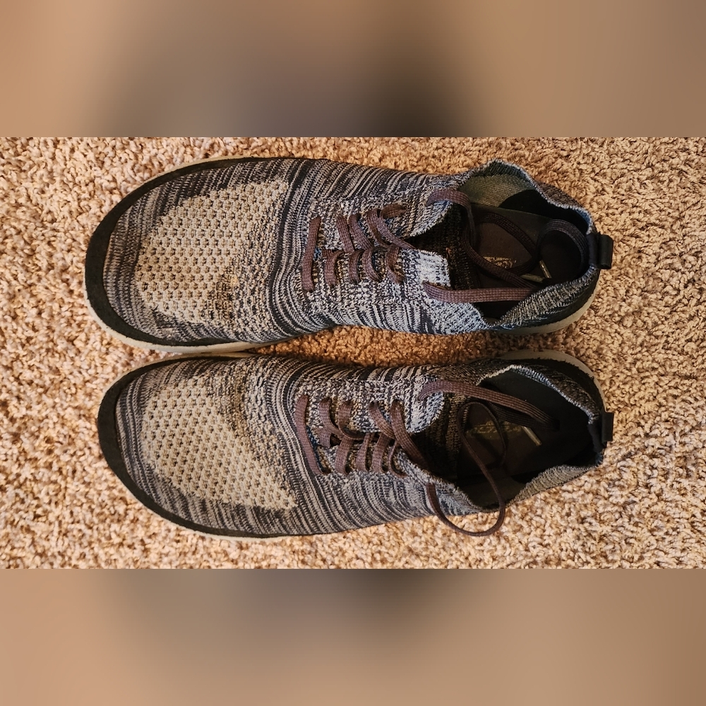 Altra Vali Knit Casual Road Walking Shoes Size !2 Black and Grey